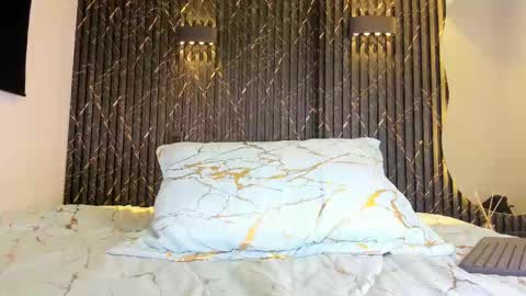 SHARON TAYLOR online show from October 1, 10:16 pm