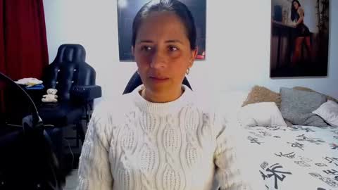 Snapshot of sharoon__cherry_ chatting on February 13, 9:11 pm sharon online show from February 13, 9:11 pm