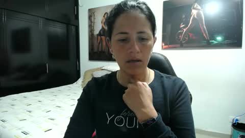 Snapshot of sharoon__cherry_ chatting on February 21, 1:34 pm sharon online show from February 21, 1:34 pm