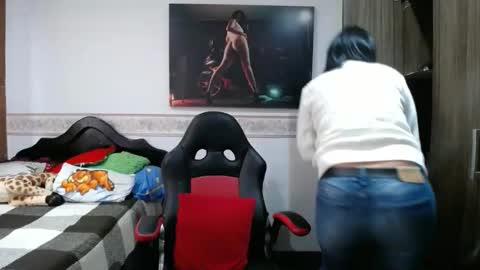 Snapshot of sharoon__cherry_ chatting on March 19, 4:11 pm sharon online show from March 19, 4:11 pm