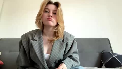 Snapshot of sharriheibult chatting on March 30, 1:12 pm Delia online show from March 30, 1:12 pm