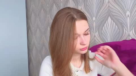 Snapshot of sharrimalagisi chatting on October 2, 4:30 am Miroslava online show from October 2, 4:30 am