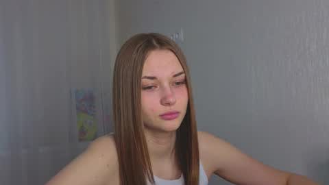 Snapshot of sharrimalagisi chatting on October 5, 3:16 am Miroslava online show from October 5, 3:16 am