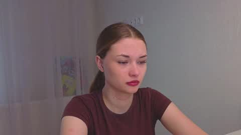 Snapshot of sharrimalagisi chatting on October 18, 4:15 am Miroslava online show from October 18, 4:15 am