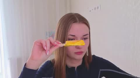 Snapshot of sharrimalagisi chatting on October 20, 4:13 am Miroslava online show from October 20, 4:13 am