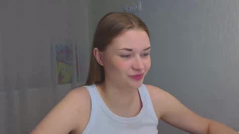 Snapshot of sharrimalagisi chatting on October 26, 4:29 am Miroslava online show from October 26, 4:29 am