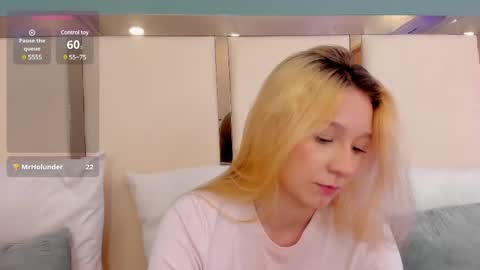 Snapshot of shatall_rouge chatting on February 13, 8:55 pm Shantall online show from February 13, 8:55 pm
