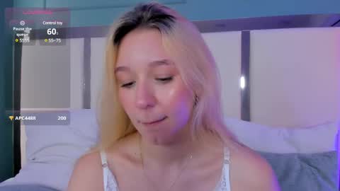 Snapshot of shatall_rouge chatting on February 25, 8:41 pm Shantall online show from February 25, 8:41 pm