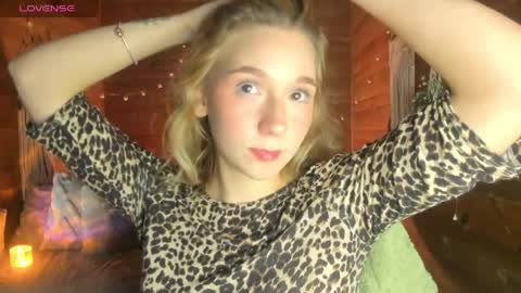 Snapshot of shatall_rouge chatting on May 4, 3:46 am Shantall online show from May 4, 3:46 am