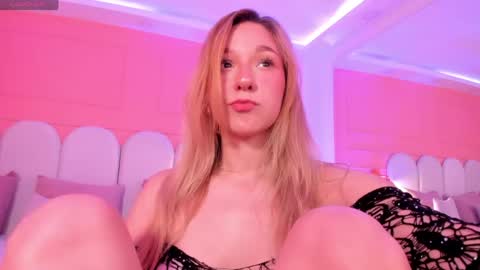 Snapshot of shatall_rouge chatting on May 28, 9:17 am Shantall online show from May 28, 9:17 am