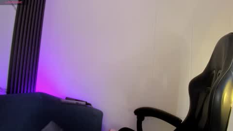 Snapshot of shaunadream_ chatting on February 15, 7:51 am Shauna online show from February 15, 7:51 am