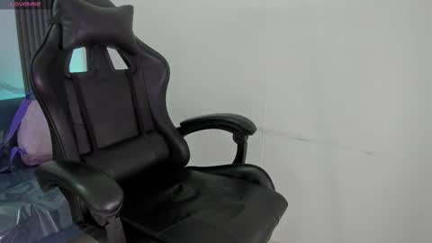 Snapshot of shaunadream_ chatting on March 1, 4:58 am Shauna online show from March 1, 4:58 am