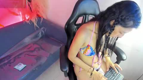 Snapshot of shaunadream_ chatting on March 7, 5:04 am Shauna online show from March 7, 5:04 am