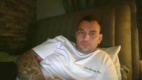 Snapshot of shaunpuk chatting on December 8, 7:11 pm Shaun1234 online show from December 8, 7:11 pm