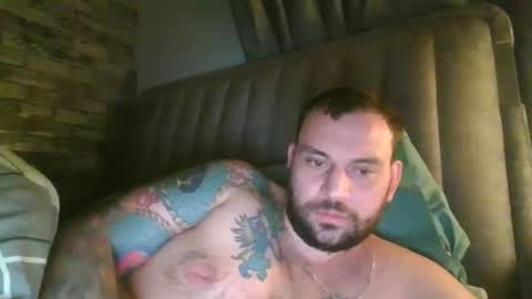 Snapshot of shaunpuk chatting on February 14, 1:34 am Shaun1234 online show from February 14, 1:34 am