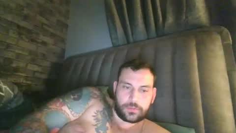 Snapshot of shaunpuk chatting on February 15, 12:59 am Shaun1234 online show from February 15, 12:59 am