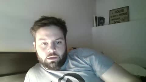 Snapshot of shawn354119215 chatting on March 17, 8:39 am New online show from March 17, 8:39 am