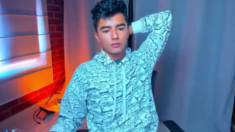 Snapshot of shawn__sanderson chatting on December 18, 1:39 pm Shawn online show from December 18, 1:39 pm