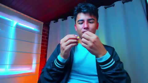 Snapshot of shawn__sanderson chatting on January 11, 3:28 pm Shawn online show from January 11, 3:28 pm