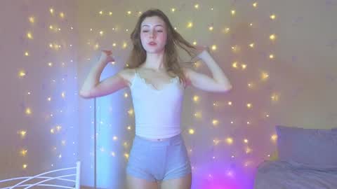 Snapshot of shawty_girl_ chatting on December 7, 10:34 am Sonya online show from December 7, 10:34 am