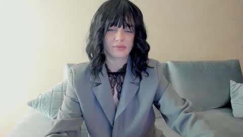 Snapshot of shawty_sue chatting on December 18, 6:14 pm Sue online show from December 18, 6:14 pm