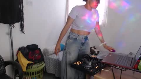 Shayna online show from February 22, 7:45 pm