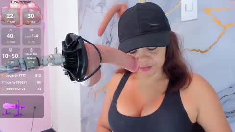 Snapshot of shayra_boobs1 chatting on October 22, 11:21 am Shayra online show from October 22, 11:21 am