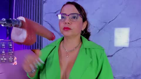 Snapshot of shayra_boobs2 chatting on March 17, 10:40 am shayra_boobs2 online show from March 17, 10:40 am