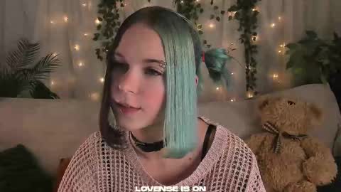 Snapshot of she_well chatting on October 9, 12:03 pm Anika online show from October 9, 12:03 pm