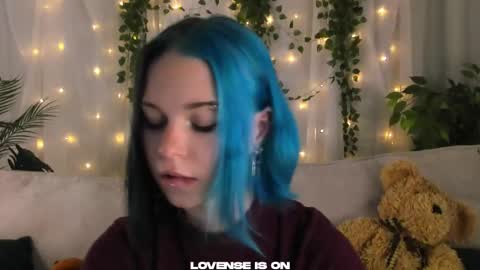 Snapshot of she_well chatting on October 13, 11:10 am Anika online show from October 13, 11:10 am