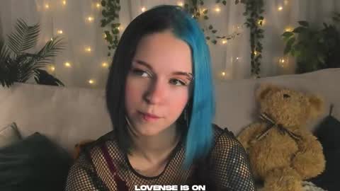 Snapshot of she_well chatting on October 14, 11:33 am Anika online show from October 14, 11:33 am