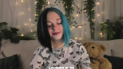 Snapshot of she_well chatting on October 20, 11:10 am Anika online show from October 20, 11:10 am