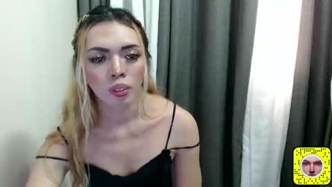 Snapshot of shea_andrea chatting on March 13, 8:32 am shea_andrea online show from March 13, 8:32 am