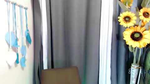 Snapshot of shea_andrea chatting on May 7, 10:15 pm shea_andrea online show from May 7, 10:15 pm