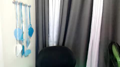 Snapshot of shea_andrea chatting on May 14, 12:34 pm shea_andrea online show from May 14, 12:34 pm