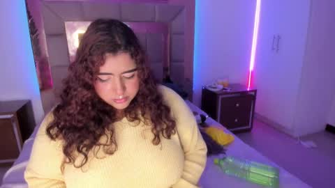 Heidy  online show from March 11, 2:43 am