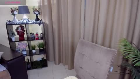 Snapshot of sheilafreman chatting on January 8, 5:10 am Sheila online show from January 8, 5:10 am