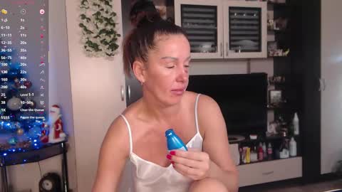 Sheila GMT 2 Tuesday Wednesday Friday Saturday Sunday- 8  5  online show from December 5, 4:43 am