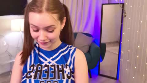 Snapshot of sheilla_pink chatting on February 21, 11:28 pm SHEILA online show from February 21, 11:28 pm