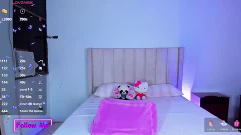 Danna   online show from November 19, 2:44 am