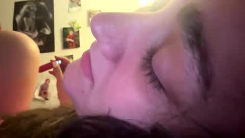 Snapshot of shelbsss17 chatting on March 20, 12:54 pm shelbsss17 online show from March 20, 12:54 pm