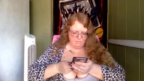 Red online show from May 20, 2:34 pm