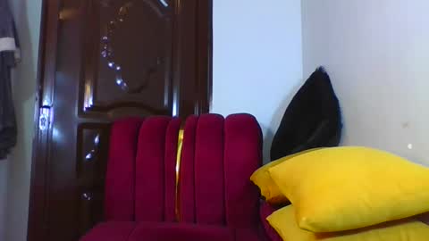 Snapshot of shelia420715 chatting on April 13, 6:35 pm shelia420715 online show from April 13, 6:35 pm