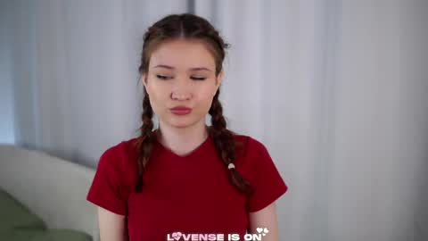 Lina online show from March 11, 1:39 pm