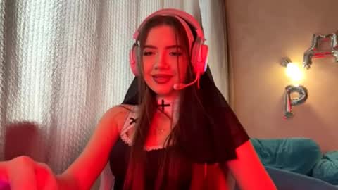 Snapshot of shelliesifuentes chatting on October 4, 3:15 am Ava online show from October 4, 3:15 am