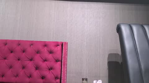 Snapshot of shelly_bat chatting on May 19, 10:05 pm Shelly online show from May 19, 10:05 pm