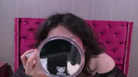 Snapshot of shelly_bat chatting on June 27, 10:37 pm Shelly online show from June 27, 10:37 pm