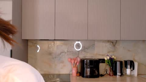 shellyfowler online show from February 5, 5:34 am