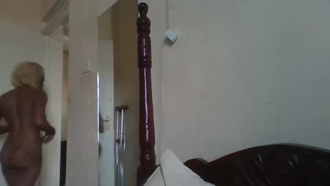 shellymadonna online show from October 20, 9:21 am