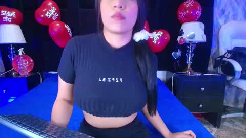 Snapshot of shelsy_loreds chatting on February 15, 11:50 am Shelsy online show from February 15, 11:50 am